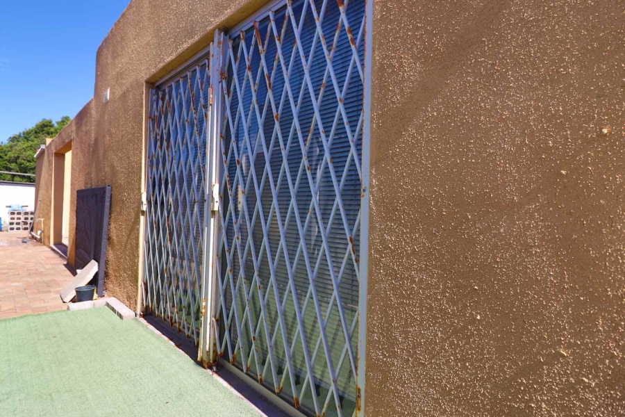 5 Bedroom Property for Sale in Sanddrift Western Cape